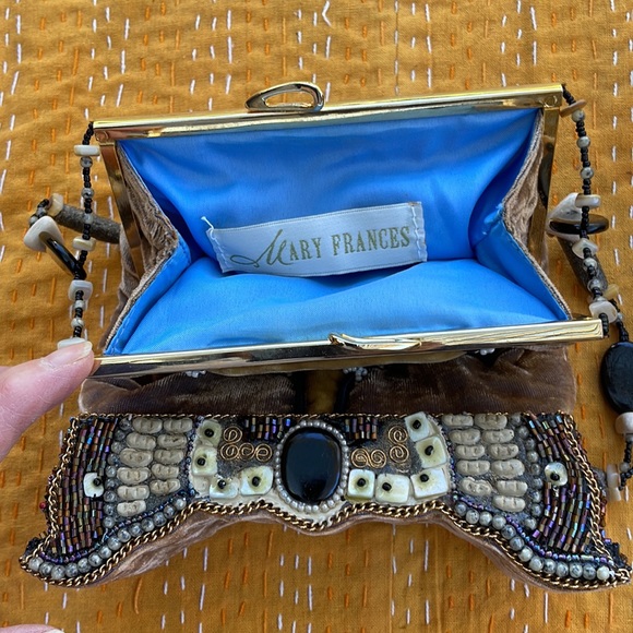 NWOT Mary Frances handbag, gold and brown/beige. Embellished with shell and bead - Picture 4 of 7